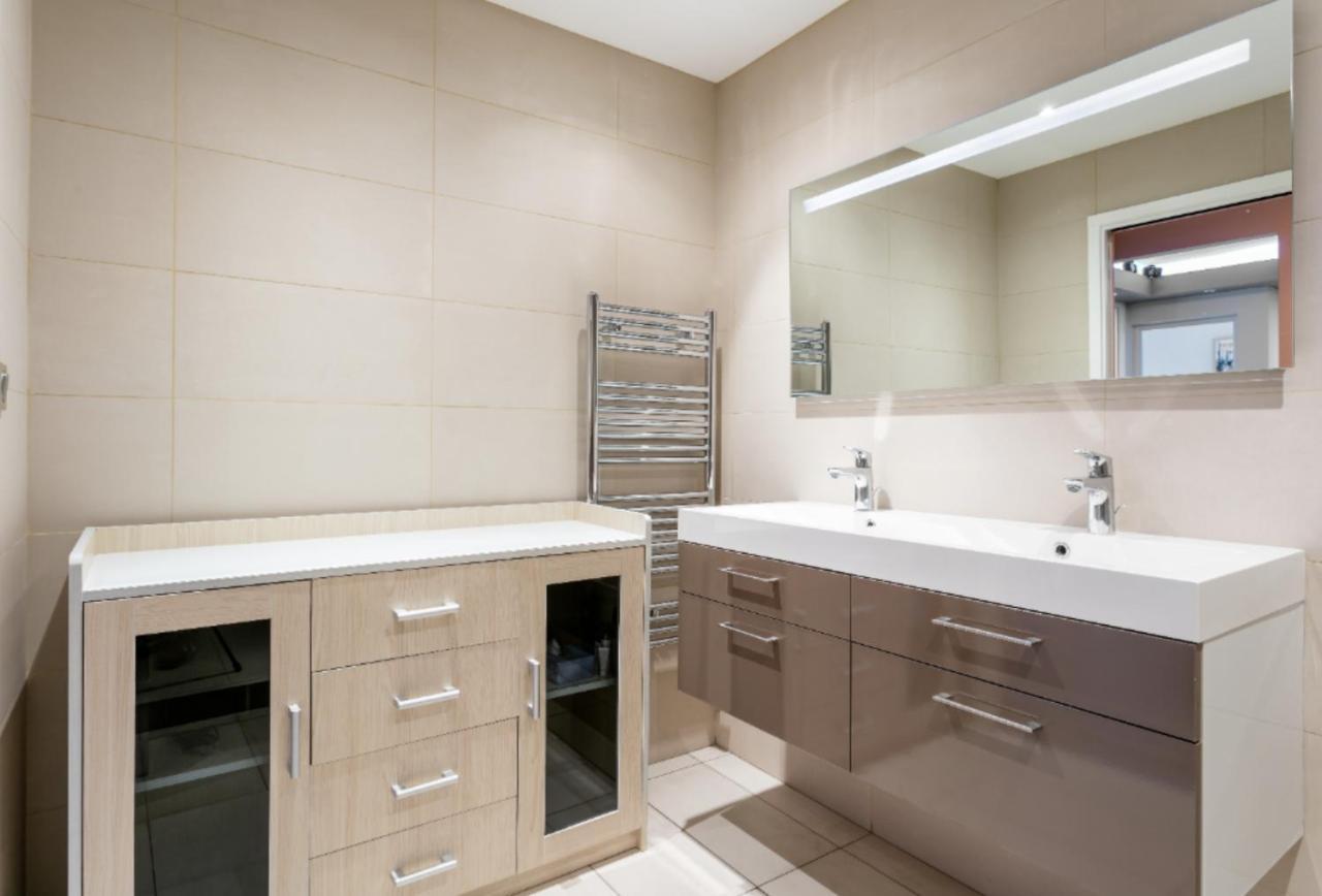 Appartement T4 Centre Ville Sete Tout Confort 3 Chambres Екстериор снимка